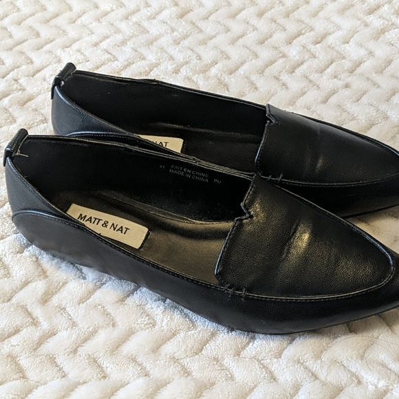 Matt and Nat pointed flats - Picture 2 of 4